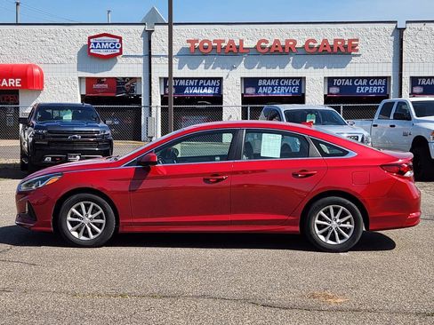 Used 2019 Hyundai Sonata SE FWD image 2