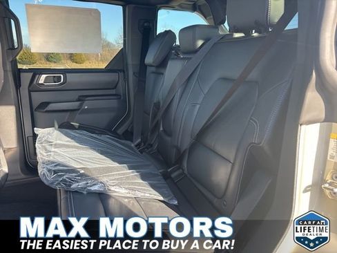 New 2025 Ford Bronco Outer Banks w/ Sasquatch Package image 14