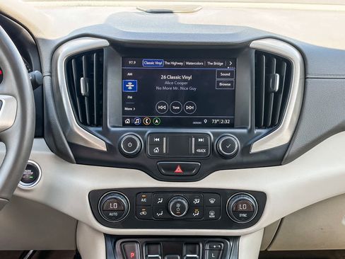 Used 2020 GMC Terrain Denali w/ Denali Premium Package FWD image 12