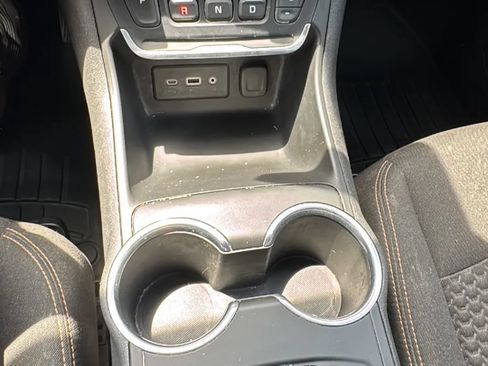 Used 2020 GMC Terrain SLE FWD image 24