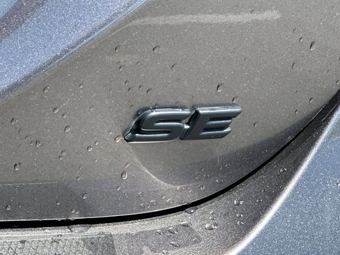 Used 2022 Toyota Camry SE FWD image 21