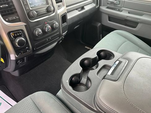 Used 2017 RAM 1500 Classic SLT AWD/4WD image 17