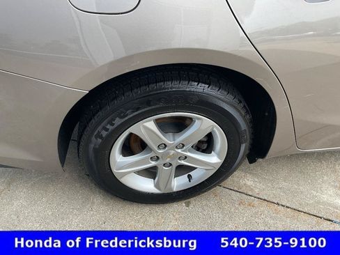 Used 2022 Chevrolet Malibu LS FWD image 13