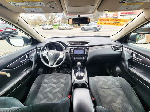 Used 2016 Nissan Rogue SV w/ SV Premium Package AWD/4WD image 25