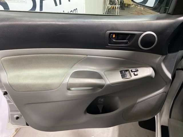 Used 2010 Toyota Tacoma 4x4 Access Cab V6 image 8