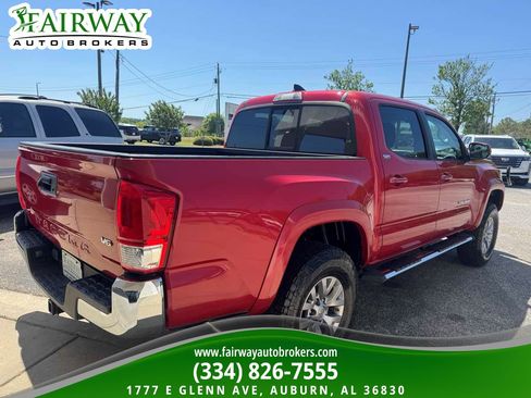 Used 2017 Toyota Tacoma SR5 w/ Tow Package image 6