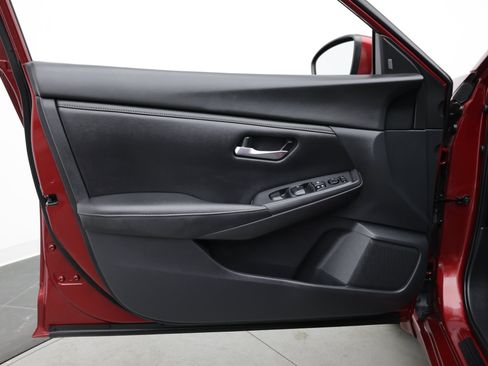 Used 2021 Nissan Sentra SV FWD image 13