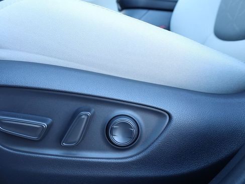 New 2025 Toyota RAV4 XLE image 22