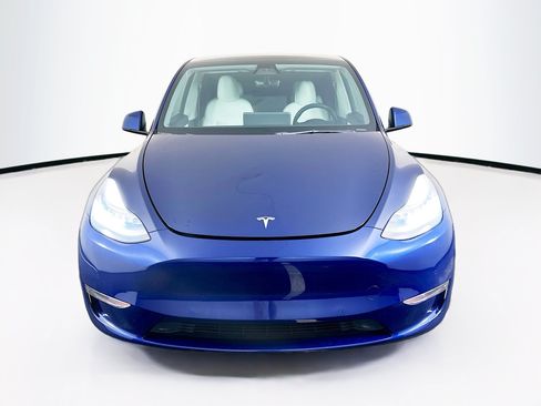 Used 2021 Tesla Model Y Long Range AWD/4WD image 2