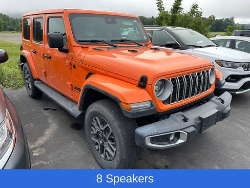 Used 2025 Jeep Wrangler Unlimited Sahara AWD/4WD image 2