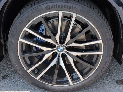 New 2026 BMW X5 xDrive40i w/ M Sport Package AWD/4WD image 11