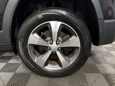 Used 2021 Jeep Cherokee Limited w/ Elite Package image 11