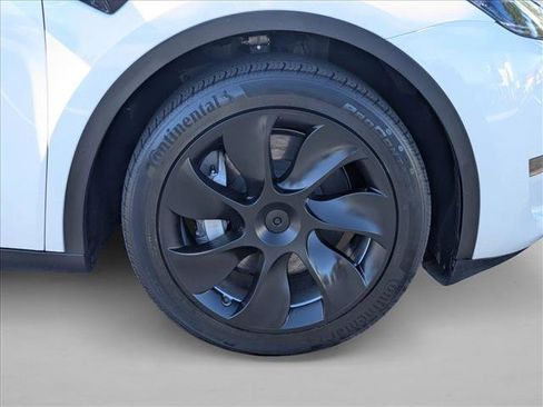 Used 2023 Tesla Model Y Long Range image 23