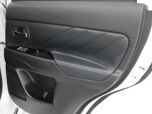 Used 2019 Mitsubishi Outlander SEL image 18