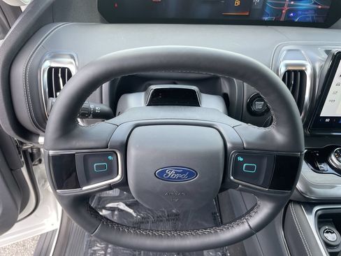 New 2026 Ford Expedition Platinum w/ Driver's Package AWD/4WD image 32