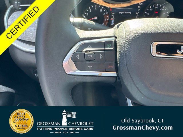 Used 2024 Jeep Compass Latitude w/ Convenience Group AWD/4WD image 16