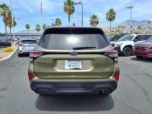 Certified 2025 Subaru Forester Premium AWD/4WD image 11
