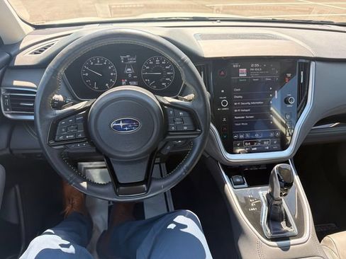 Used 2025 Subaru Outback Onyx Edition AWD/4WD image 5