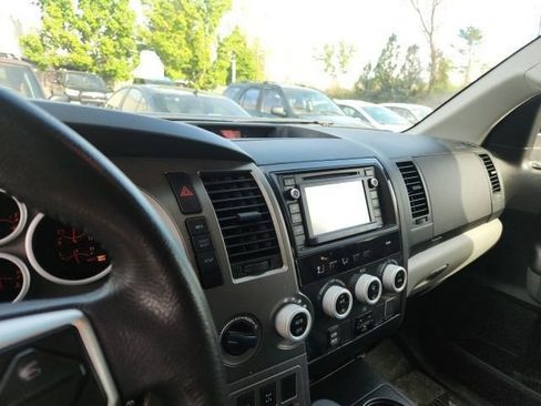 Used 2016 Toyota Sequoia SR5 image 3