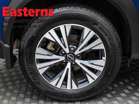 Used 2022 Nissan Rogue SV AWD/4WD image 29