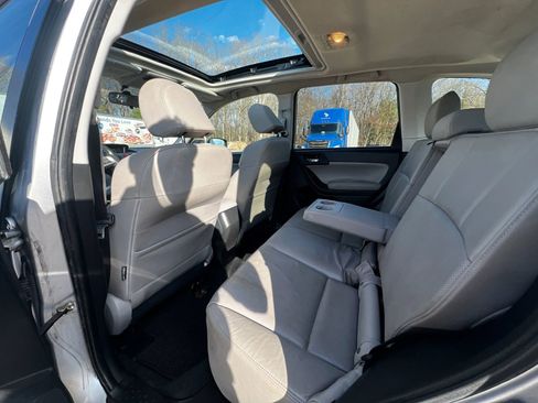 Used 2015 Subaru Forester 2.5i Limited AWD/4WD image 10