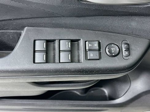 Used 2015 Honda CR-V LX image 18