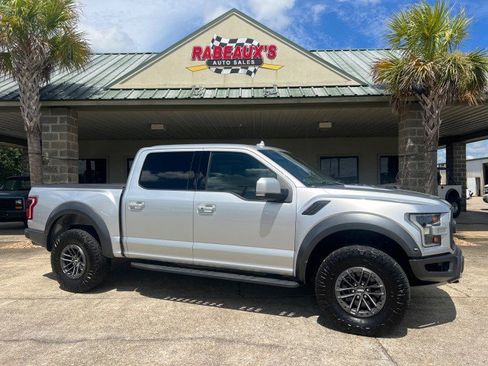 Used 2019 Ford F150 Raptor w/ Equipment Group 802A Luxury image 3