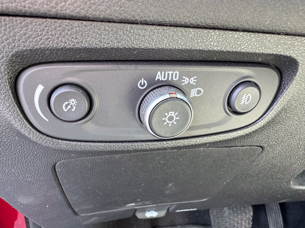 Used 2021 Buick Encore GX Select w/ Advanced Technology Package AWD/4WD image 16