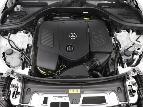 Used 2025 Mercedes-Benz GLC 300 4MATIC image 37