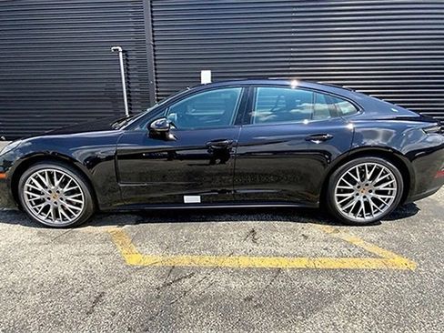 New 2025 Porsche Panamera 4 image 2