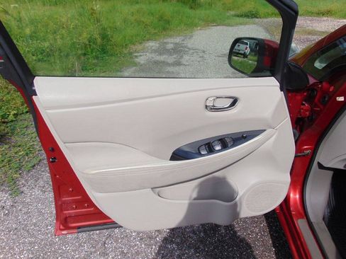 Used 2012 Nissan Leaf SL FWD image 20