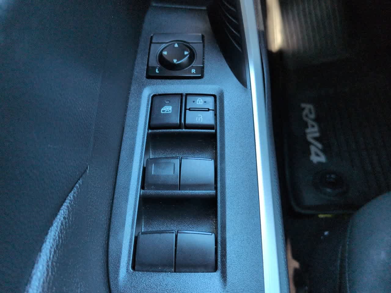 Certified 2019 Toyota RAV4 XLE w/ Convenience Package AWD/4WD image 23
