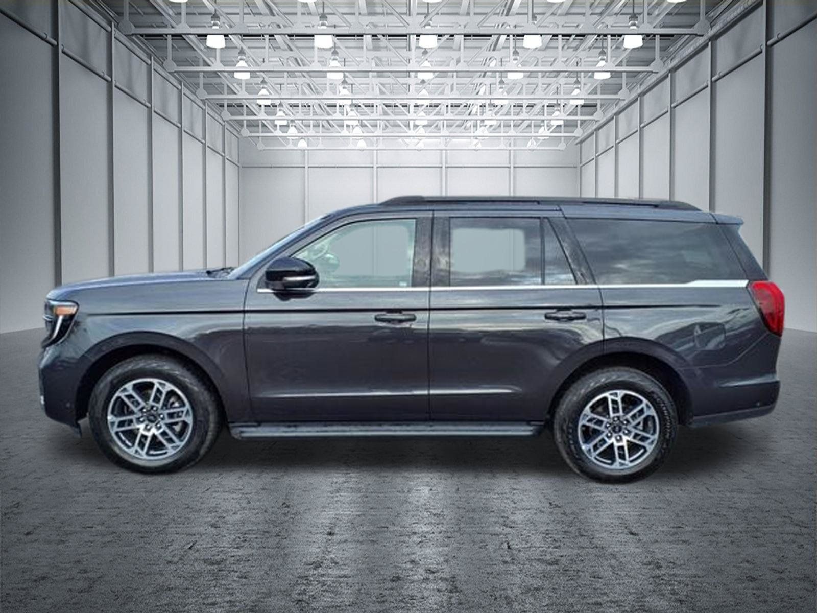 Certified 2025 Ford Expedition Active AWD/4WD image 14