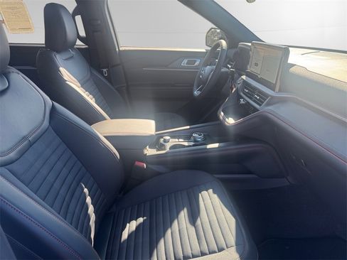 New 2026 Ford Explorer ST-Line w/ ST-Line Street Pack image 14