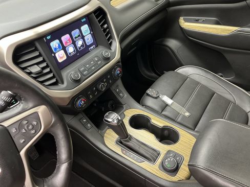 Used 2017 GMC Acadia Denali w/ Technology Package AWD/4WD image 19