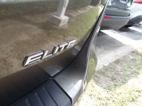 Used 2023 Honda Odyssey Elite image 6