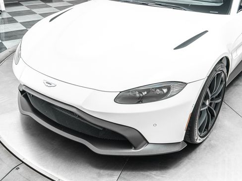 Used 2020 Aston Martin V8 Vantage Coupe RWD image 35
