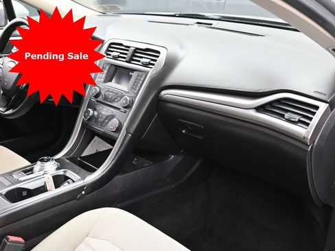 Used 2018 Ford Fusion S image 30