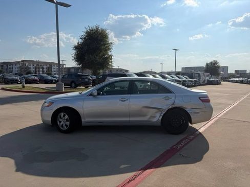 Used 2009 Toyota Camry FWD image 4