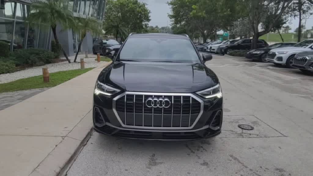 Certified 2024 Audi Q3 2.0T Premium AWD/4WD image 3