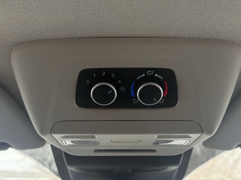 Used 2022 Ford Transit 350 XLT image 32