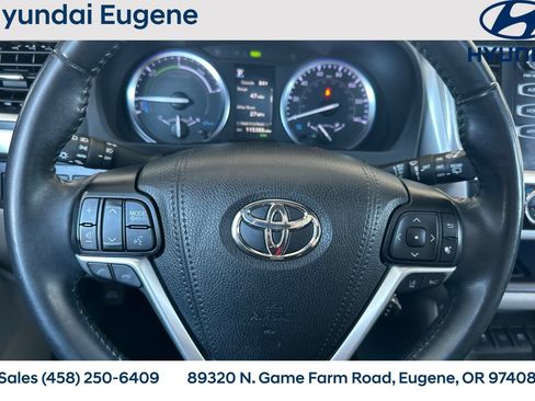 Used 2019 Toyota Highlander XLE AWD/4WD image 31