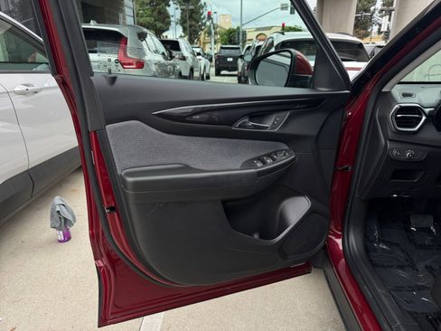 Used 2025 Chevrolet TrailBlazer LT image 20