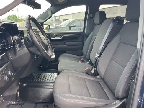 Used 2022 Chevrolet Silverado 1500 LT AWD/4WD image 2