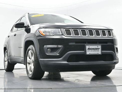 Used 2018 Jeep Compass Latitude FWD image 42