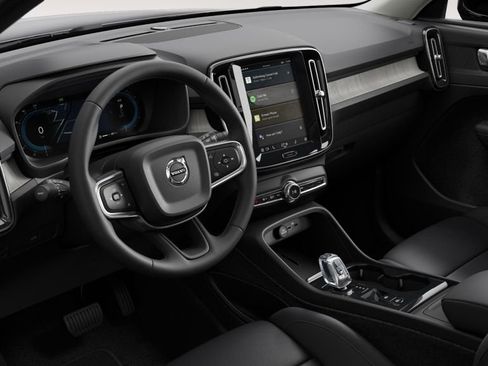 Used 2025 Volvo XC40 B5 Plus image 5