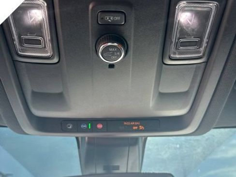 Used 2021 Chevrolet Suburban LT AWD/4WD image 19