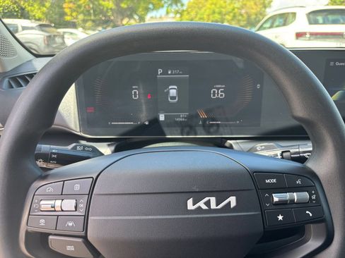 Used 2026 Kia K4 FWD image 26