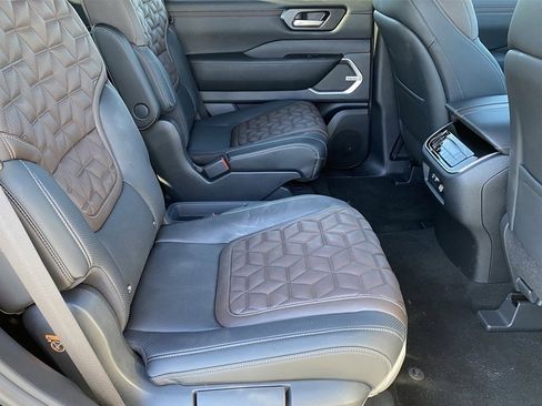 New 2026 Nissan Armada Platinum image 11