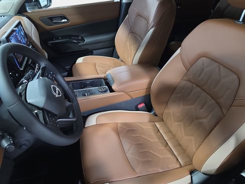 New 2026 Nissan Pathfinder Platinum w/ Cargo Package image 15